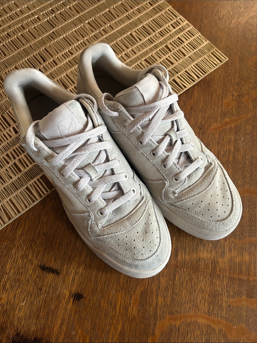 adidas Light Beige Green Low-Top Thick Sole Sneakers Women’s 9.5